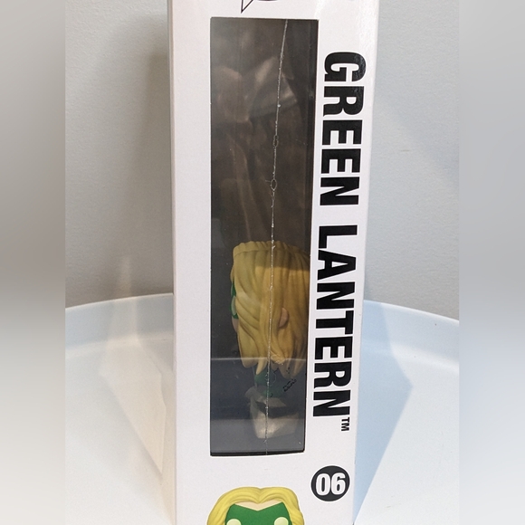 Funko Pop! Green Lantern 06 -DCeased vinyl figure Brand New - Picture 3 of 8
